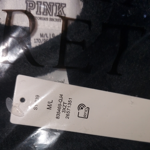 PINK VS Fluffy Robe Fit size Medium to Large NWT - Picture 5 of 6